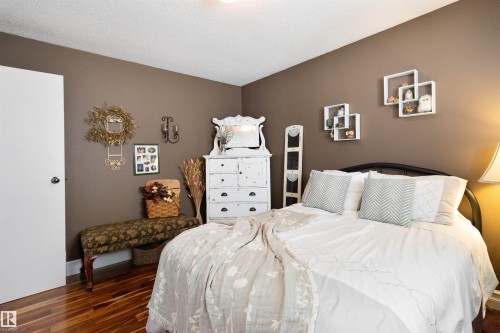 5406 45 St, Tofield, AB - Indoor Photo Showing Bedroom