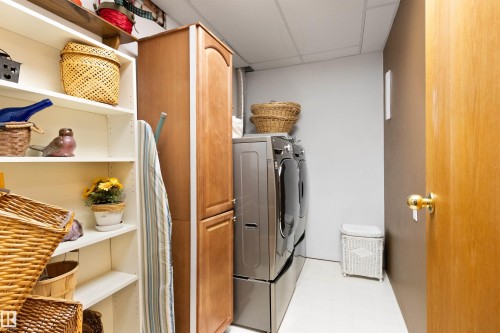 5406 45 St, Tofield, AB - Indoor Photo Showing Laundry Room
