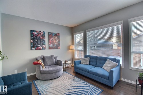 6912 22 Avenue, Edmonton, AB - Indoor Photo Showing Living Room
