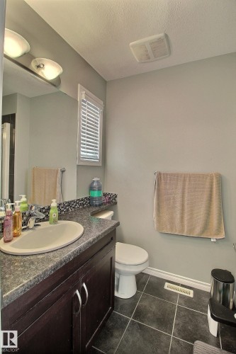6912 22 Avenue, Edmonton, AB - Indoor Photo Showing Bathroom