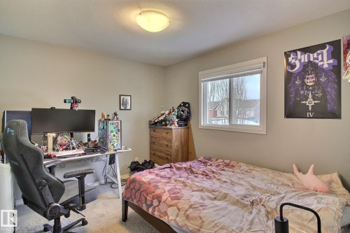 6912 22 Avenue, Edmonton, AB - Indoor Photo Showing Bedroom