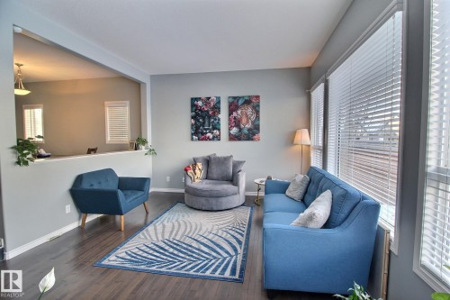 6912 22 Avenue, Edmonton, AB - Indoor Photo Showing Living Room