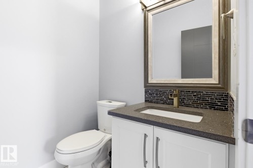 8144 78 Avenue, Edmonton, AB - Indoor Photo Showing Bathroom
