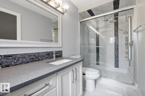 8144 78 Avenue, Edmonton, AB - Indoor Photo Showing Bathroom