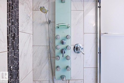 8144 78 Avenue, Edmonton, AB - Indoor Photo Showing Bathroom