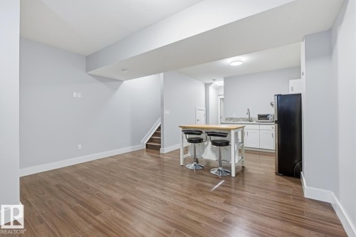 8144 78 Avenue, Edmonton, AB - Indoor