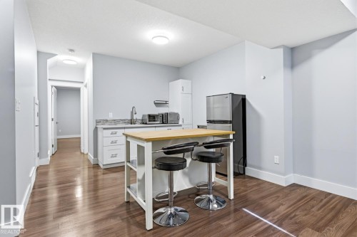 8144 78 Avenue, Edmonton, AB - Indoor