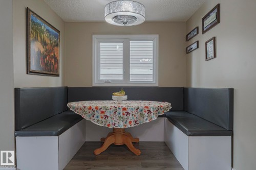 327 Kirkpatrick Crescent, Edmonton, AB - Indoor Photo Showing Other Room