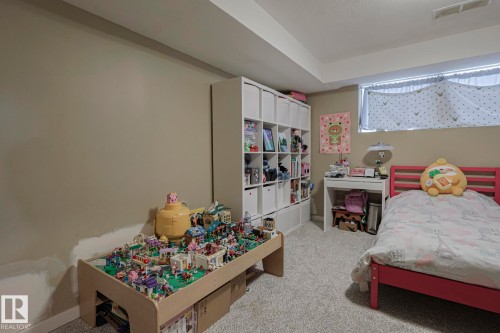 327 Kirkpatrick Crescent, Edmonton, AB - Indoor Photo Showing Bedroom