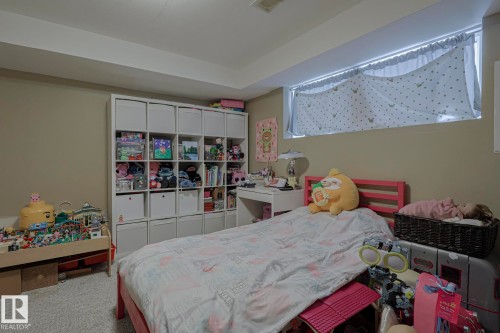 327 Kirkpatrick Crescent, Edmonton, AB - Indoor Photo Showing Bedroom