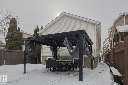 327 Kirkpatrick Crescent, Edmonton, AB - Outdoor With Exterior