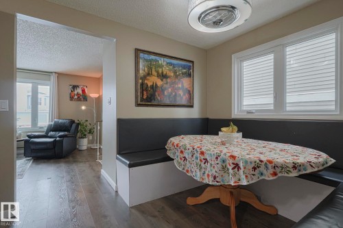 327 Kirkpatrick Crescent, Edmonton, AB - Indoor Photo Showing Bedroom