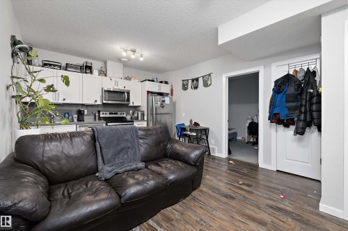 7 Stout Place, Leduc, AB - Indoor Photo Showing Living Room