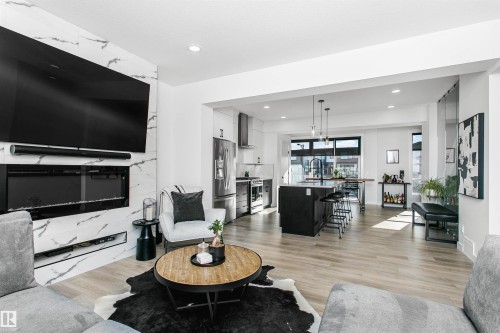 8280 Chappelle Way, Edmonton, AB - Indoor Photo Showing Living Room