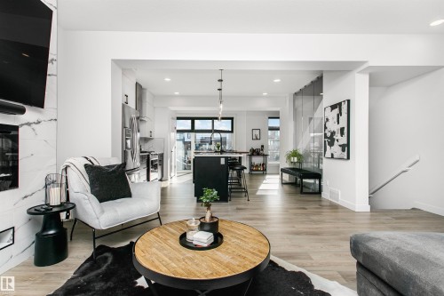 8280 Chappelle Way, Edmonton, AB - Indoor Photo Showing Living Room