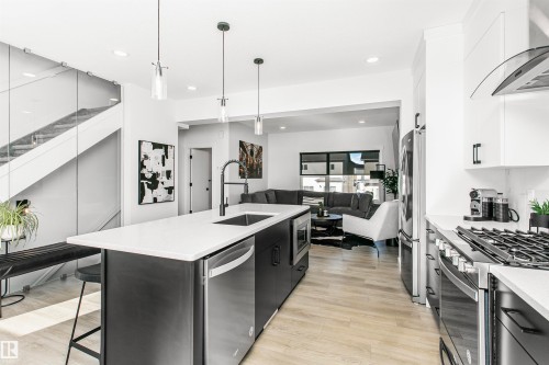 8280 Chappelle Way, Edmonton, AB - Indoor Photo Showing Kitchen With Upgraded Kitchen