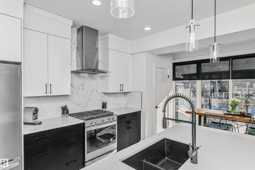 8280 Chappelle Way, Edmonton, AB - Indoor Photo Showing Kitchen