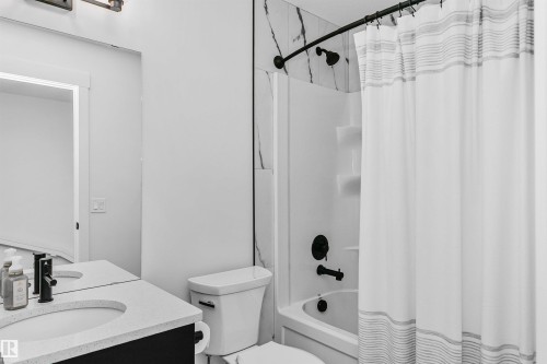 8280 Chappelle Way, Edmonton, AB - Indoor Photo Showing Bathroom