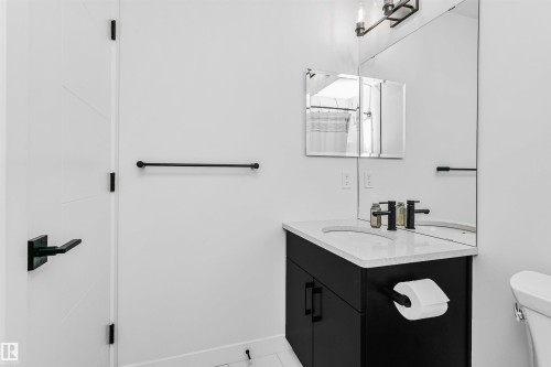 8280 Chappelle Way, Edmonton, AB - Indoor Photo Showing Bathroom