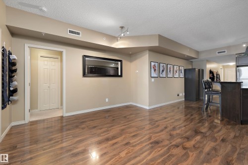 307 10303 111 Street, Edmonton, AB - Indoor