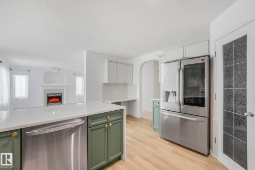 12 Rue Bouchard, Beaumont, AB - Indoor Photo Showing Kitchen