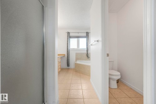12 Rue Bouchard, Beaumont, AB - Indoor Photo Showing Bathroom