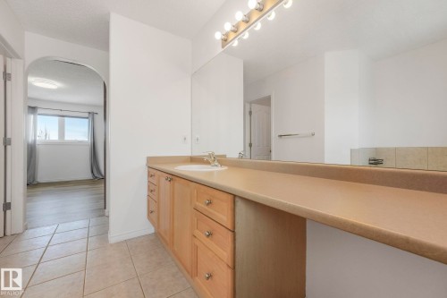 12 Rue Bouchard, Beaumont, AB - Indoor Photo Showing Bathroom