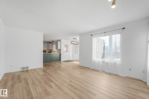 12 Rue Bouchard, Beaumont, AB - Indoor