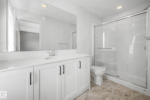 7126 51 Avenue, Beaumont, AB - Indoor Photo Showing Bathroom
