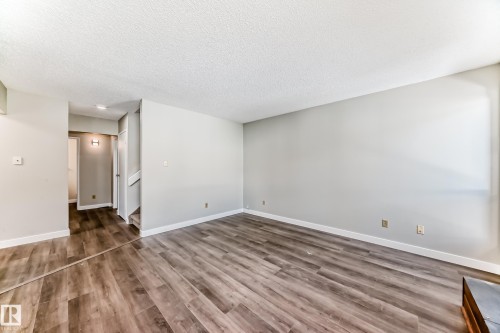 64 4610 17 Avenue, Edmonton, AB - Indoor Photo Showing Other Room