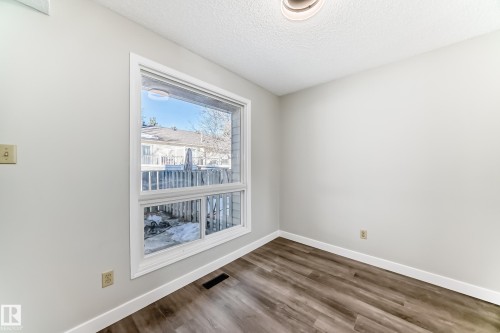 64 4610 17 Avenue, Edmonton, AB - Indoor Photo Showing Other Room