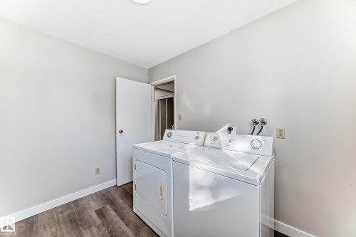 64 4610 17 Avenue, Edmonton, AB - Indoor Photo Showing Laundry Room