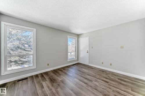 64 4610 17 Avenue, Edmonton, AB - Indoor Photo Showing Other Room
