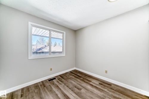64 4610 17 Avenue, Edmonton, AB - Indoor Photo Showing Other Room