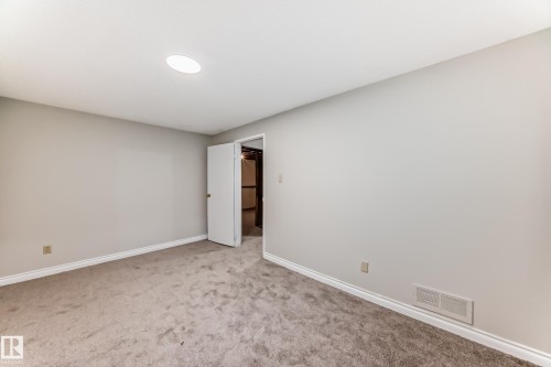 64 4610 17 Avenue, Edmonton, AB - Indoor Photo Showing Other Room