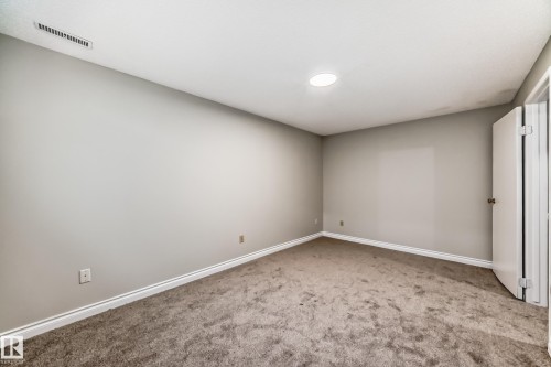 64 4610 17 Avenue, Edmonton, AB - Indoor Photo Showing Other Room