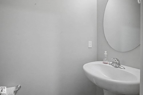 41 Robin Way, St. Albert, AB - Indoor Photo Showing Bathroom
