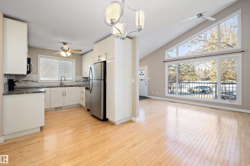 10423 150 Street, Edmonton, AB - Indoor Photo Showing Kitchen
