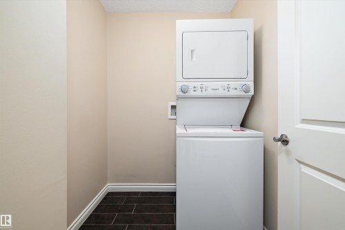 10423 150 Street, Edmonton, AB - Indoor Photo Showing Laundry Room