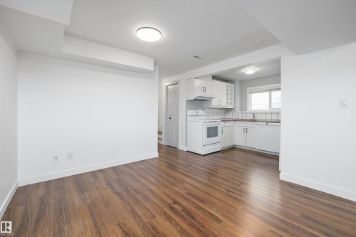 10423 150 Street, Edmonton, AB - Indoor Photo Showing Kitchen