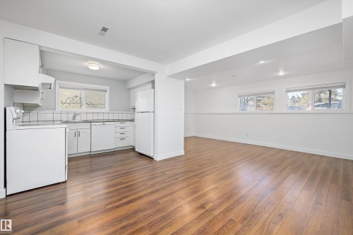 10423 150 Street, Edmonton, AB - Indoor Photo Showing Kitchen