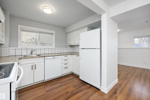 10423 150 Street, Edmonton, AB - Indoor Photo Showing Kitchen