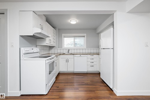 10423 150 Street, Edmonton, AB - Indoor Photo Showing Kitchen