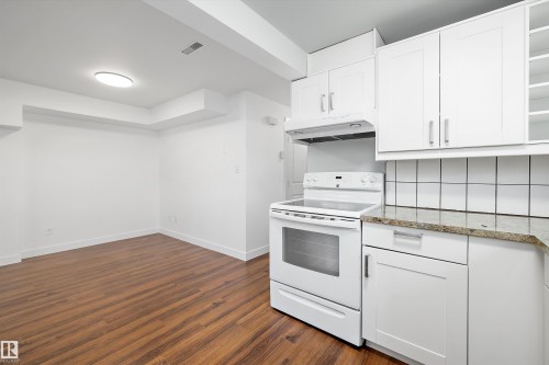 10423 150 Street, Edmonton, AB - Indoor Photo Showing Kitchen