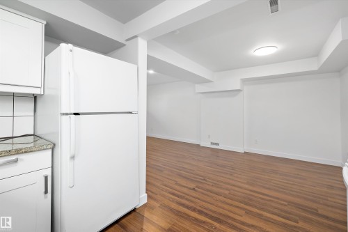 10423 150 Street, Edmonton, AB - Indoor