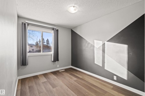 4769 35 Avenue, Edmonton, AB - Indoor Photo Showing Other Room