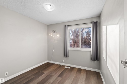 4769 35 Avenue, Edmonton, AB - Indoor Photo Showing Other Room