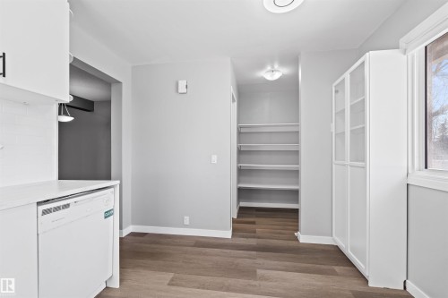 4769 35 Avenue, Edmonton, AB - Indoor Photo Showing Other Room
