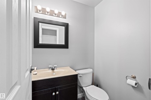 4769 35 Avenue, Edmonton, AB - Indoor Photo Showing Bathroom