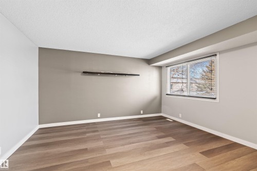 4769 35 Avenue, Edmonton, AB - Indoor Photo Showing Other Room